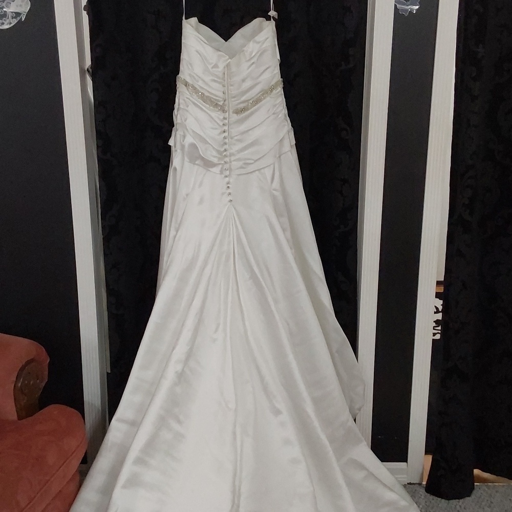 Impression Bridal Wedding Dress 2975 - Picture 5 of 8
